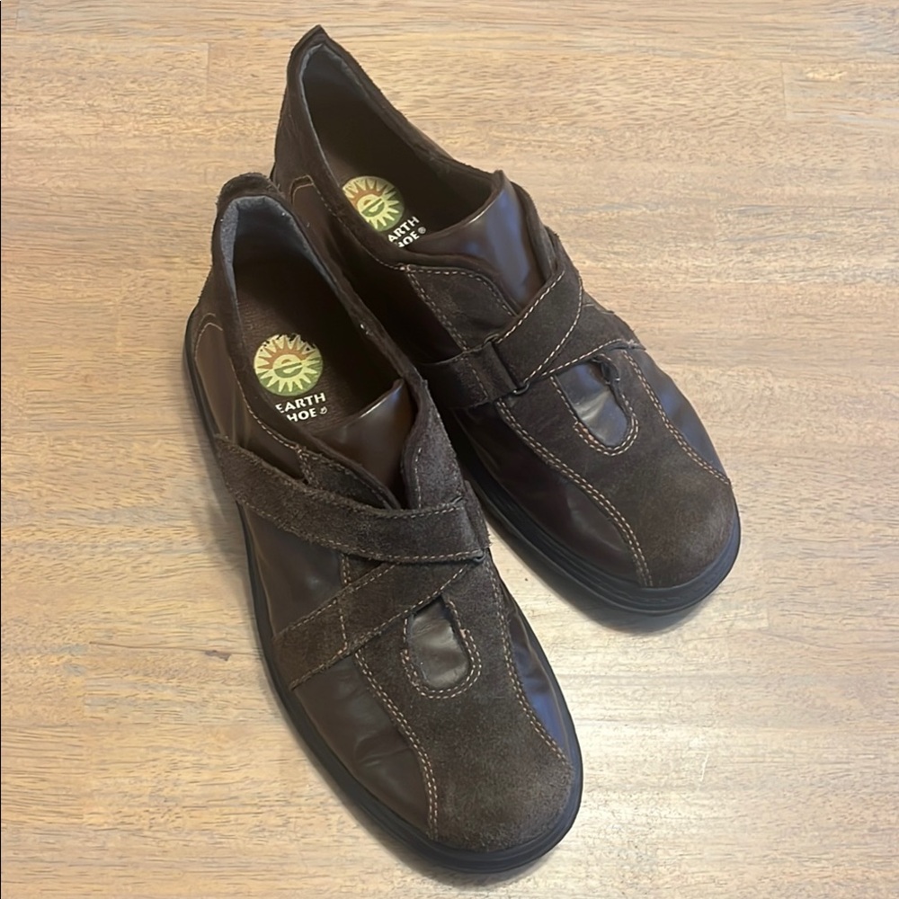 Earth Shoe Brown Loafers with Velcro Strap and Suede Material